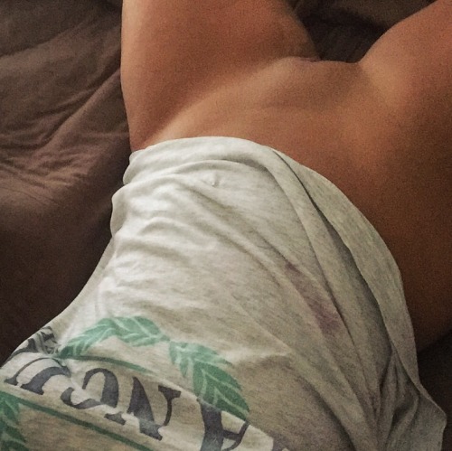 mistresslennox:Afternoon delight. 