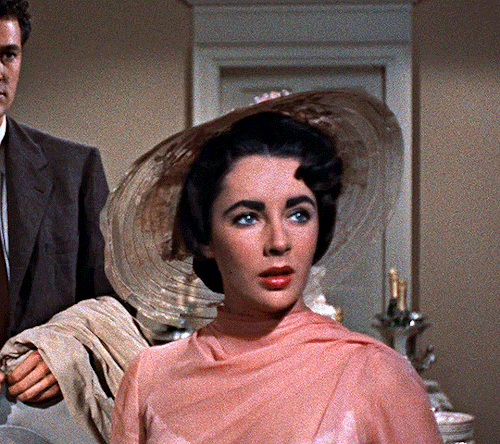 cinemaspast:Elizabeth Taylor as Leslie Benedict in GIANT (1956) dir. George Stevens