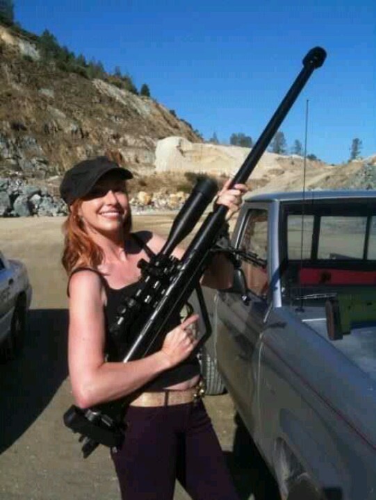 girlandguns:  Girl With Gun  follow me at : http://girlandguns.tumblr.com/
