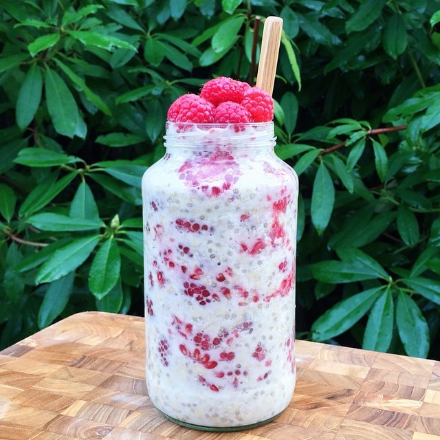 eat-to-thrive:  Overnight oats with chia seeds &amp; raspberries for breakfast