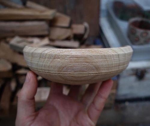 I love the way bowls bend up at the edges as they dry, this one looks like a little boat ...#woodenb