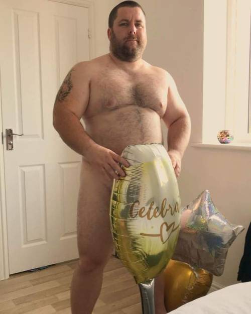 littledee84: Found this guy under name Gav Queen on Facebook. He is just sexy and adorable.