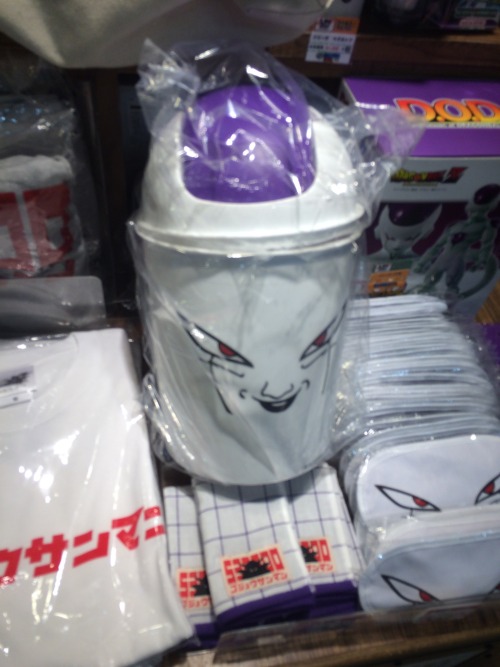 I am looking through my photos&hellip; and I severely regret not purchasing this trash can in Tokyo 