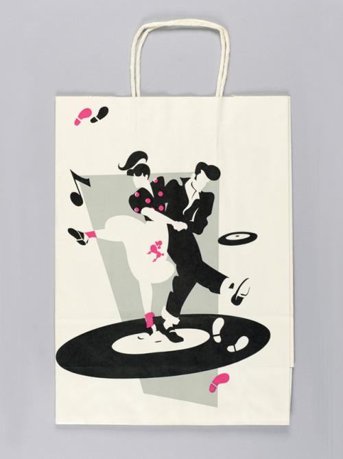 Bloomingdale’s, Dancing couple shopping bag, 1959. Anonymous. Manufactured by Equitable Bag Co USA. 