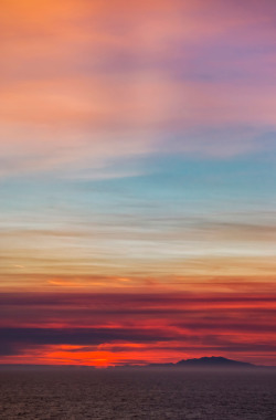 4nimalparty:  Endless Sunset (by Stuck in Customs) 