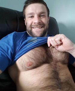 thehairyhunk:  Featuring @effinswoldier | By @thehairyhunk