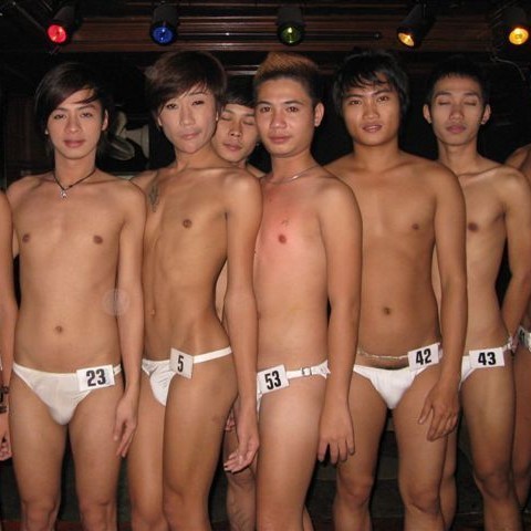 misterintact: sunshyneyabago:handsome &amp; fit … Why guys go to Thailand. For me? Guy on