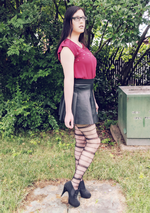 claralove89:  Another set in these gorgeous tights! And a leather skirt, because why not? I really need a new leather skirt though, this one was cheap and isn’t that great. In other news, I cut my hair! It might take a while to show you though, I’ve