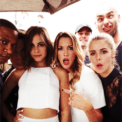 ilovekcassidy:The cast of Arrow being adorable idiots at the EW photobooth