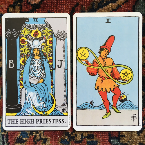 unhelpfultarot: The High Priestess and Two of PentaclesContemplating the deeper mysteries is all ver