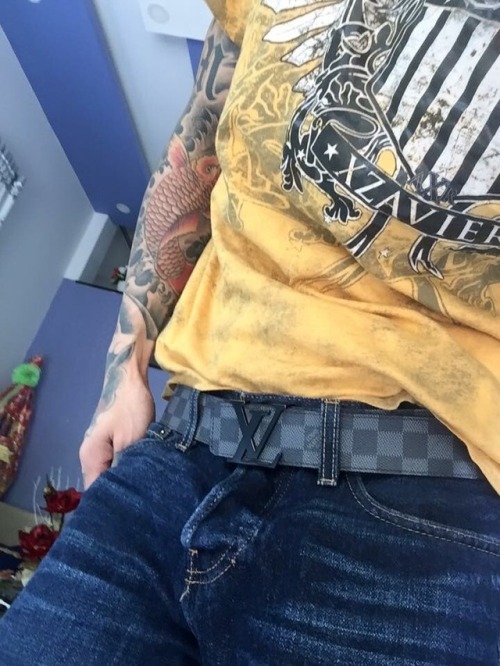 penisbigcock: Hotboy xăm trổ - Lê Hoàng Anh
