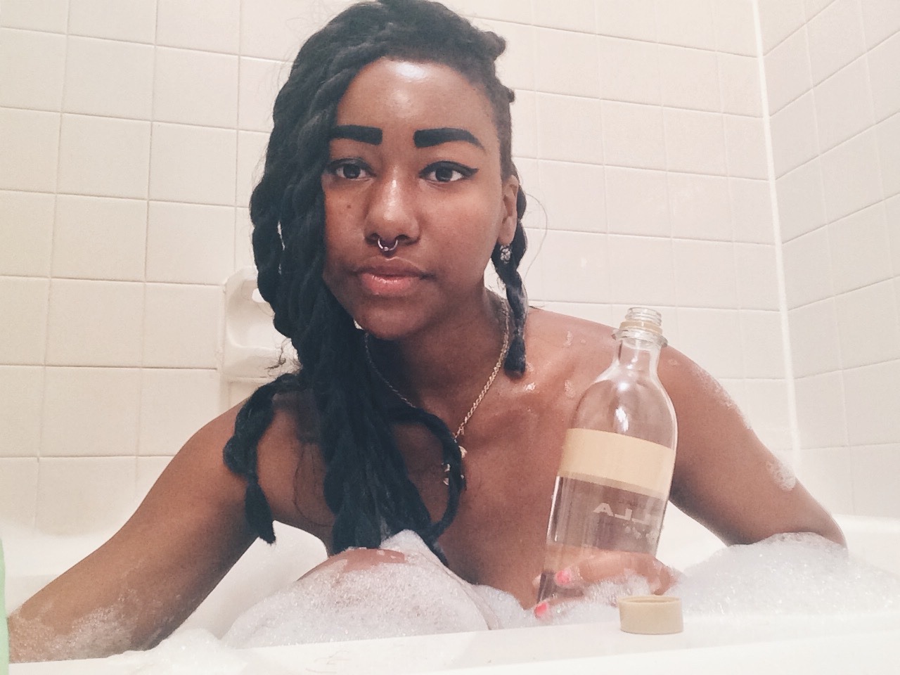 uglygirlsclub:  :-) zooted and listening to Beyoncé ya girl is having a good time