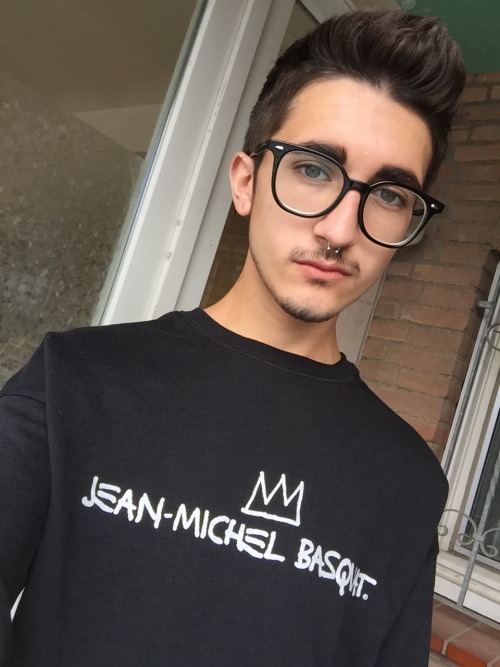 criwes:  guess who got that super cute sweater for 10€