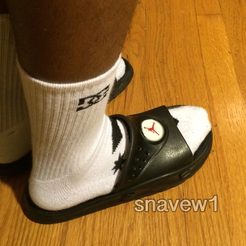 snavew1:  The last day I’m wearing these slides! #sold