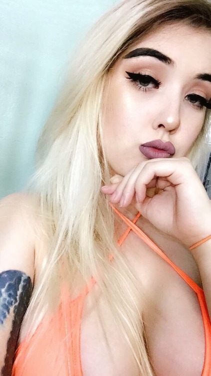 lilpouttyy:On tha glow up @stripper-locker-room adult photos
