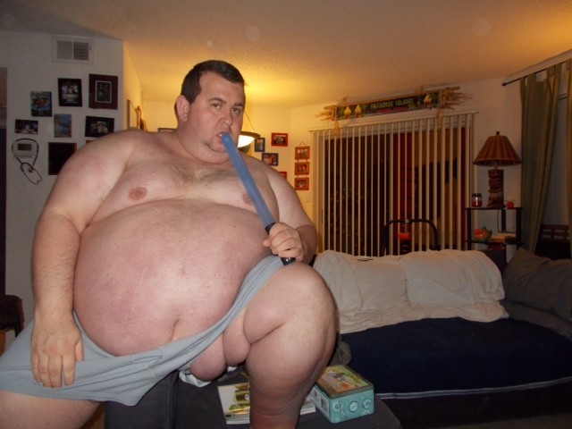 megabaerchen:  mikebigbear:  schlago:  Wow  Those enormous blubbery thighsâ€¦â€¦.