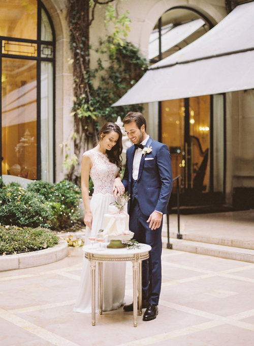 Our editorial “Paris for two” at the Plaza Athénée Hotel is now out in Dear Gray Magazine #4! Photog