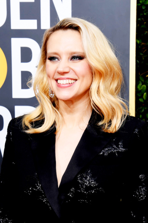 dinah-lance:Kate McKinnon attends the 77th Annual Golden Globe Awards at The Beverly Hilton Hotel on