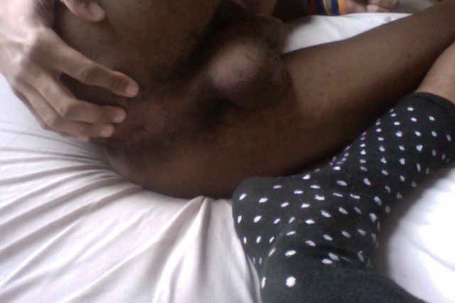rockthesox:  I have a long tongue that would LOVE to meet your guts ;-)