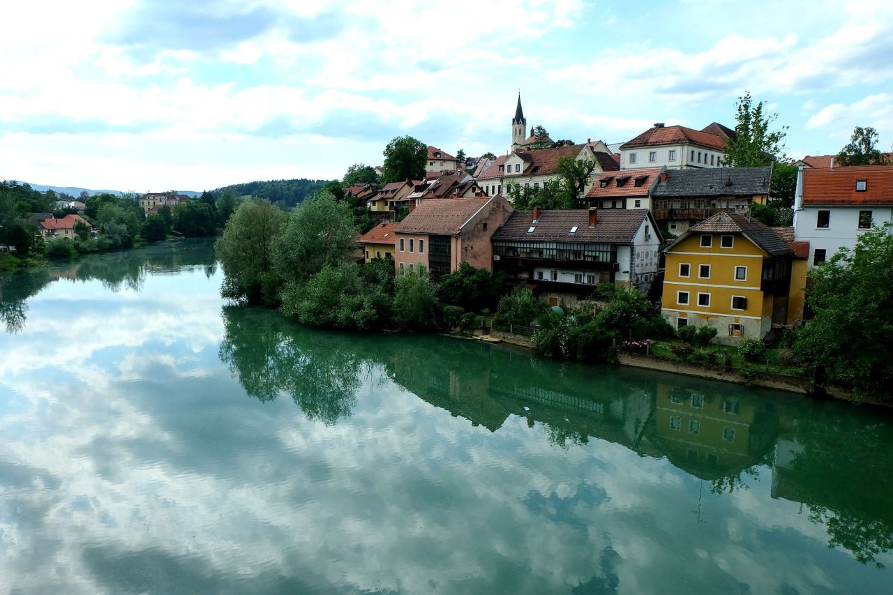 haide-balkania:  Novo Mesto, Slovenia Photo by Cinxxx 