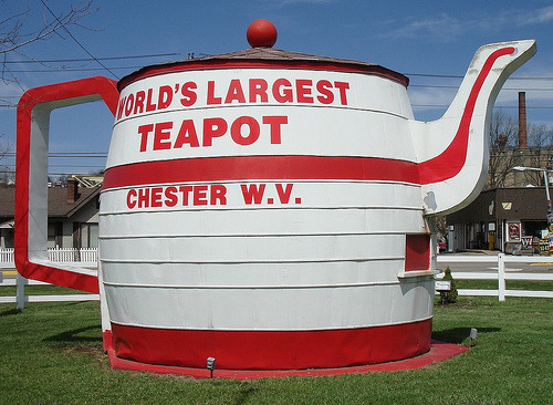 World&rsquo;s Largest Teapot - Chester, West Virginia USA - April 5, 2009 Copyright © 