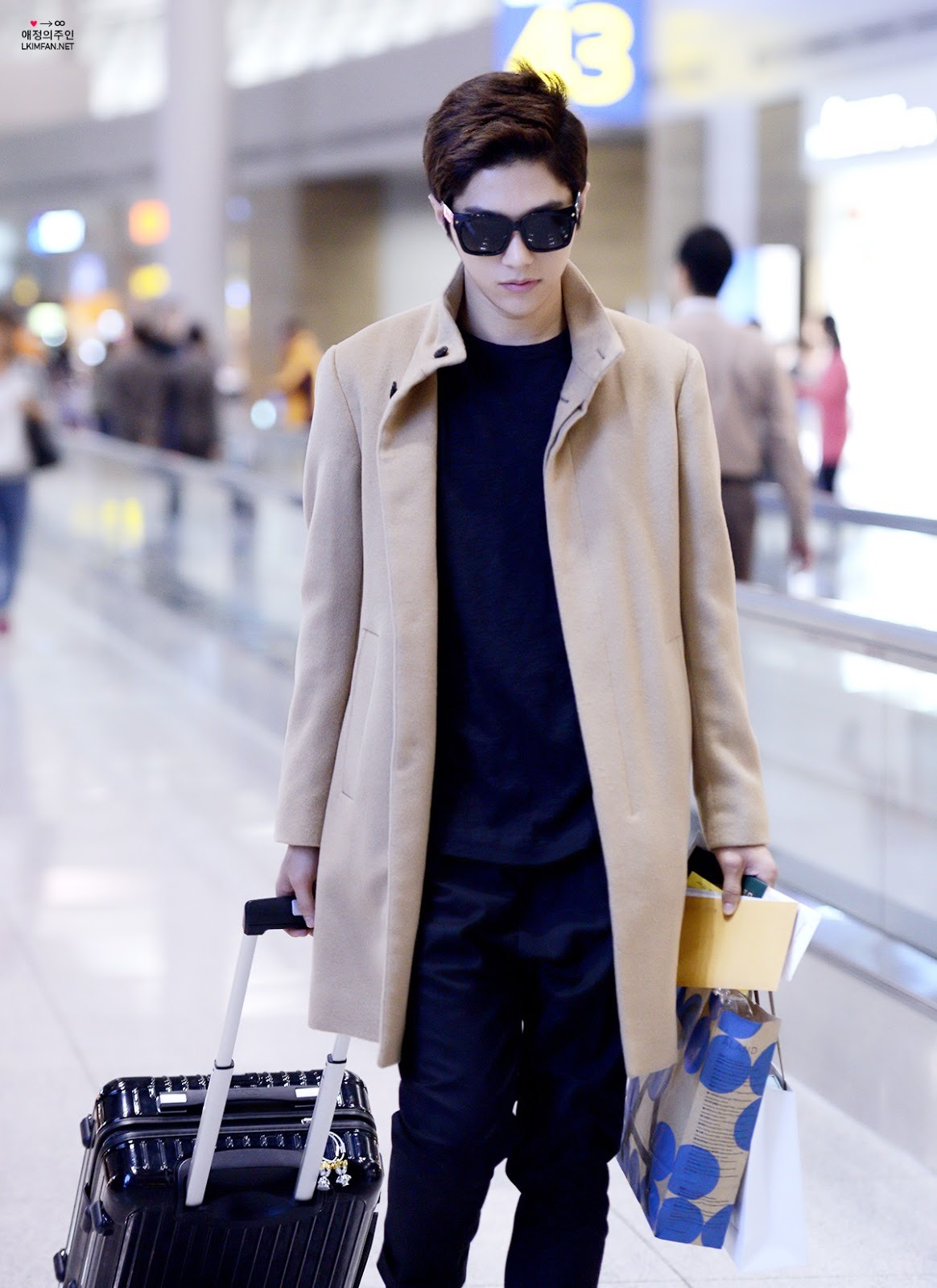 lstarkiss:  141029 Incheon Airport © 애정의주인Do not edit/crop/remove the
