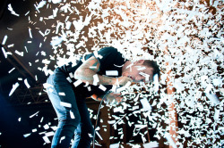 Justinetrickett:  Winston Mccall Of Parkway Drive Performing Amidst Confetti On The