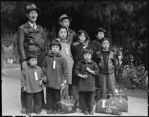 gloriamundii:Dorothea Lange’s Censored Photographs of FDR’s Japanese Concentration CampsDorothea Lan