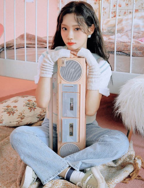 wjsns: yeoreum ☁︎ universe photoshoot: retro highteen