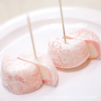 recoverykitty:  My favorite foods: 18/ ∞ - Mochi