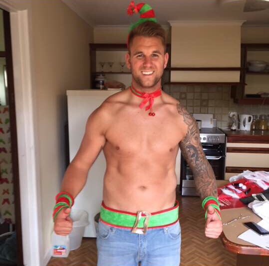 completemalenudity:  Ross is one of my favourite guys we have ever gotten nudes off.