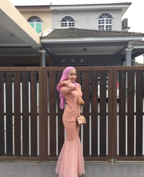 awekmelayuterbaik: Geram la abg dgn badan adik hmm dah la hari raya. Nakk 