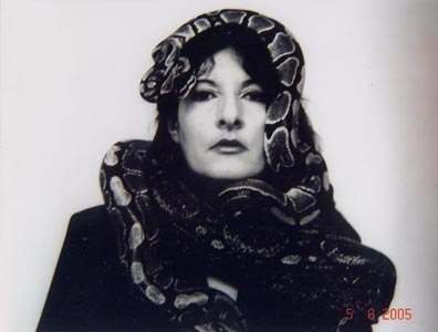forplants:  Marina ABRAMOVIC  Golden dragon head 1992