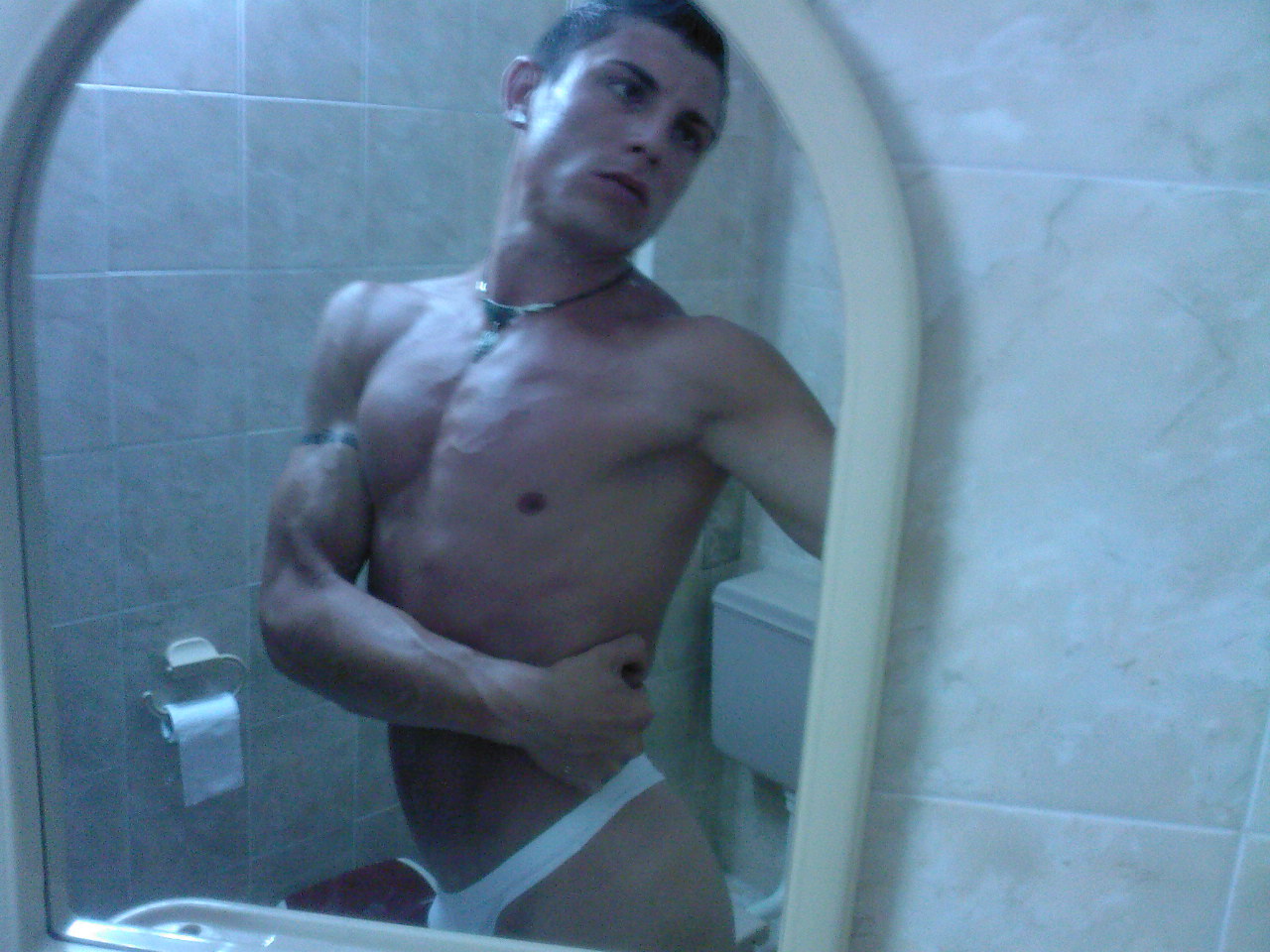 bulgarianbamboo:     Bulgarian footballer and Ronaldo wannabe Daniel Zlatkov   