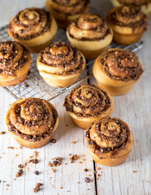 fullcravings:  Chocolate Walnut Cinnamon Rolls