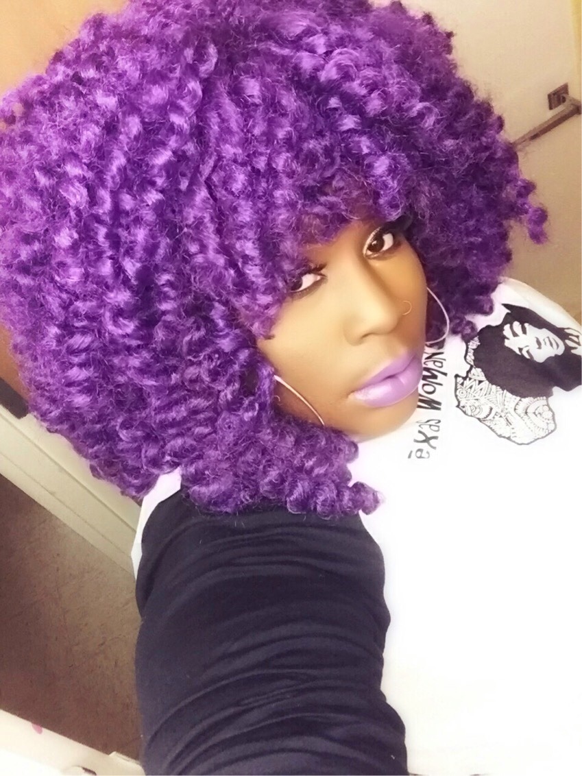 clarknokent:  rooxadamus:  Idk.  I love seeing beautiful black women with color in