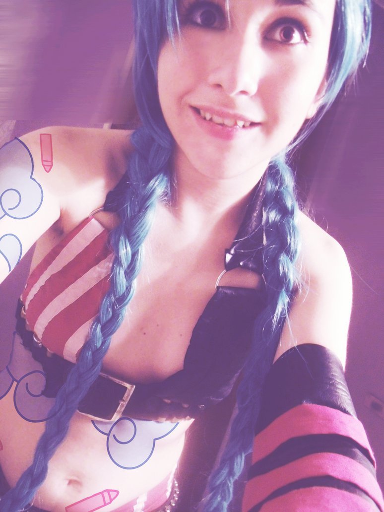 league-of-legends-sexy-girls:  Jinx Cosplay https://www.facebook.com/ClaireRedfieldTankian