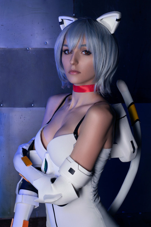 hotcosplaychicks: Evangelion - Rei Ayanami by Axilirator More Hot Cosplay:  http://hotcosplaychicks.