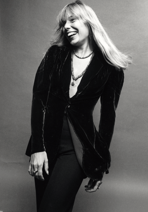 aluacrescente: Joni Mitchell photographed by Norman Seeff.