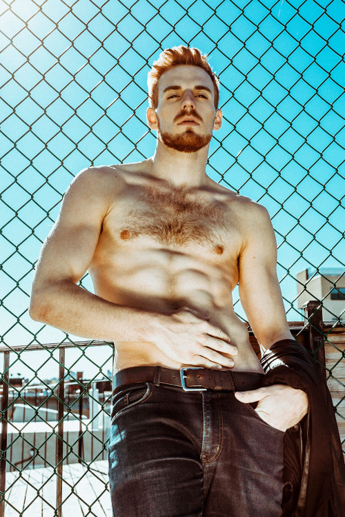 mikestand:  summerdiaryproject:  EXCLUSIVE     BLUE SKIES    with   STEVEN TRUMON GRAY    PHOTOGRAPHY BY TRAVIS CHANTAR   |   BROOKLYN, NEW YORK      © The Summer Diary Project.  Follow us on Facebook + Instagram + Twitter  Please do not reproduce