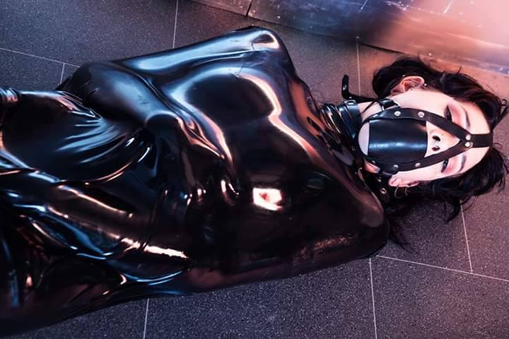 catsuits-forever:  