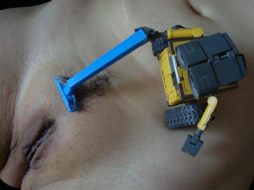 geekdomme: thejaguarr: Bwahaha! Hahaha! A shaving minion!