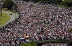 nbcnightlynews:  PHOTOS: Venezuela’s opposition