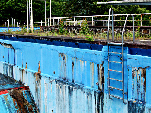 #LOST PLACESExploring the old public swimming pool, Pt.2