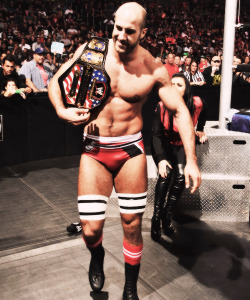 That smirk, that hairy body, ugh that Bulge!! O.o Cesaro you are killing me!