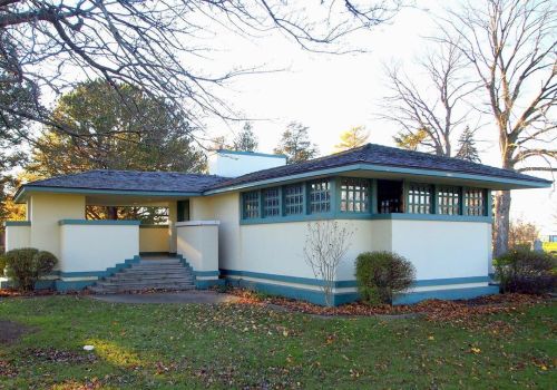 Pettit Prairie. #franklloydwright #architecture #architecturephotography #pettitmemorialchapel #belv