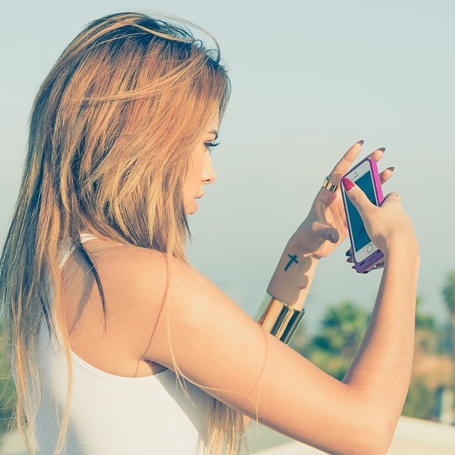 jasminev-news:  @jasminevillegas: Picture of me taking a picture 👌 pc: @alfredoflores