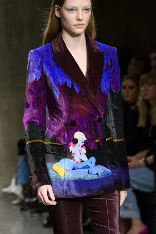 earthshaker1217:dapenguinninja:lenousroyal: Mary Katrantzou AW17Inspiration: Walt Disney’s Fanta