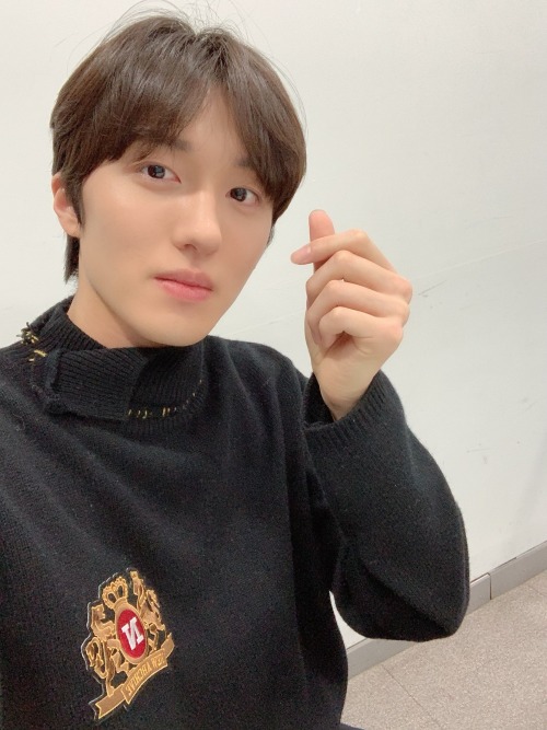 sfnet: (220102) Chani’s fancafe updateTitle: Fantasy ~.~Have a nice weekend!!