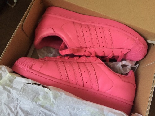shindysbaby:  platinumputa: pale-babes-of-ghetto:  💅🏼💅🏼💅🏼  💦💭💗   🔪💸